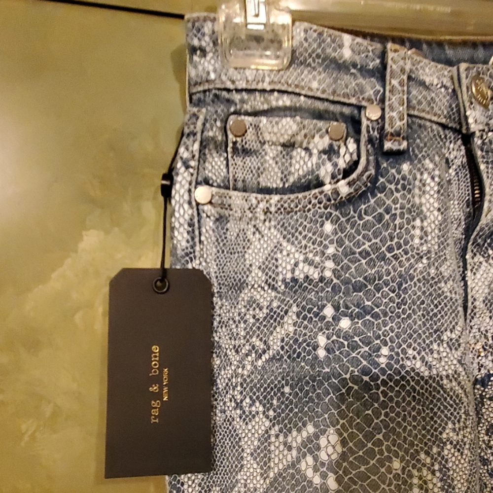 JEANS - Picture 2 of 8